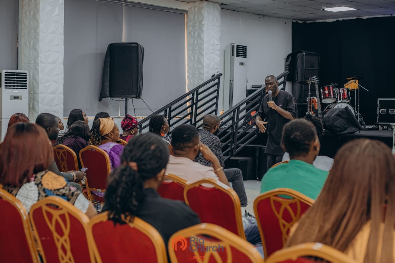Worship at Rig Church Lagos